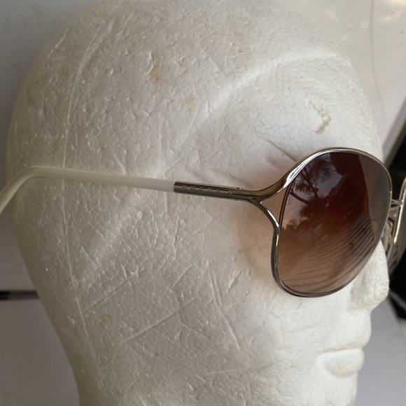 Prada vintage sunglasses 😎 with case made in Italy white temples silver frame - Picture 8 of 16